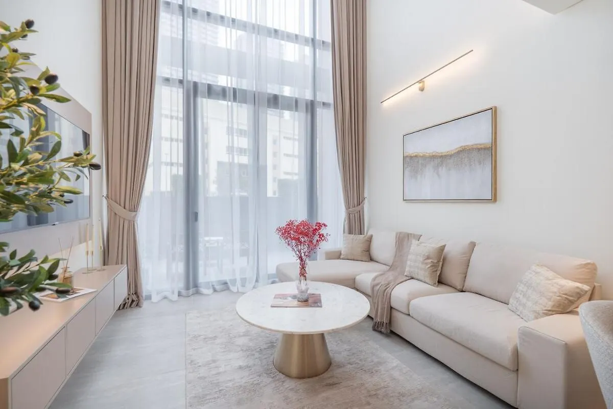 Elegant 1Bhk By Czechin Luxe Stay With Pool And Gym Dubaj