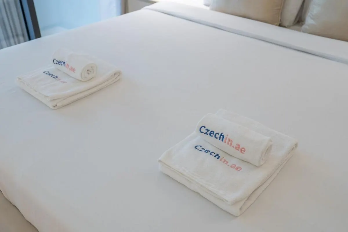 Elegant 1Bhk By Czechin Luxe Stay With Pool And Gym Dubai Apartment