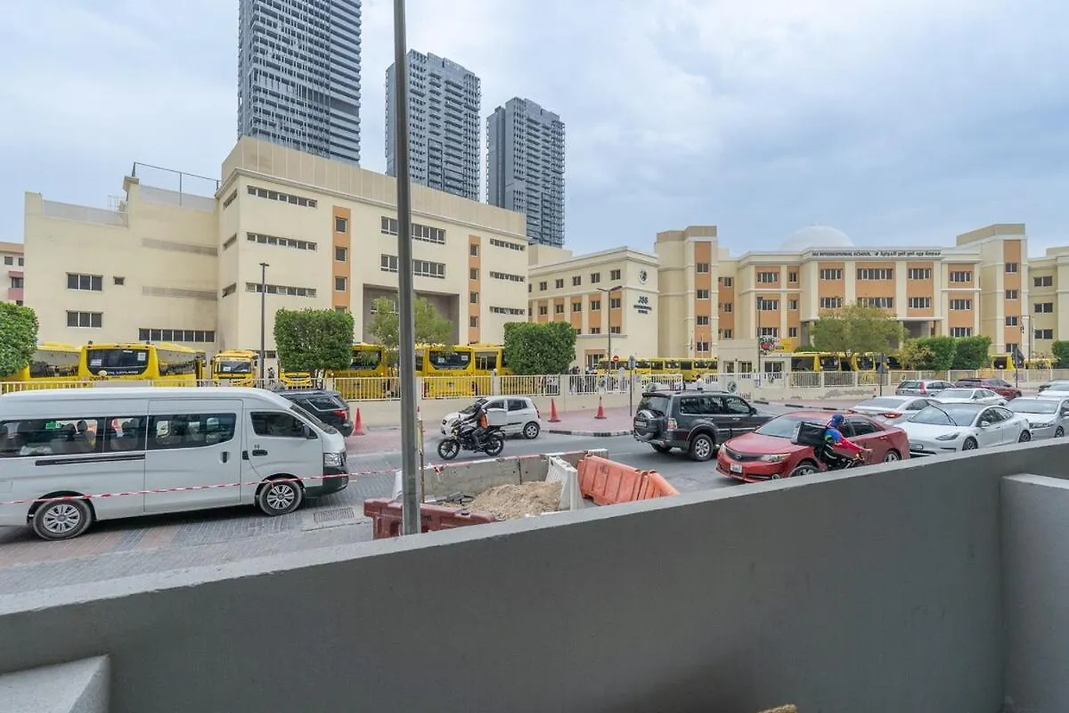 Elegant 1Bhk By Czechin Luxe Stay With Pool And Gym Dubai United Arab Emirates