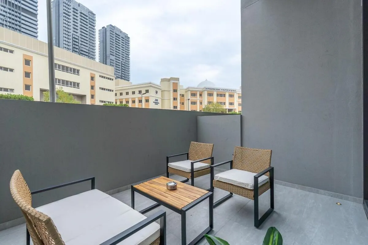 Elegant 1Bhk By Czechin Luxe Stay With Pool And Gym Dubai Apartment