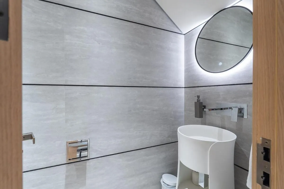 Elegant 1Bhk By Czechin Luxe Stay With Pool And Gym Dubai