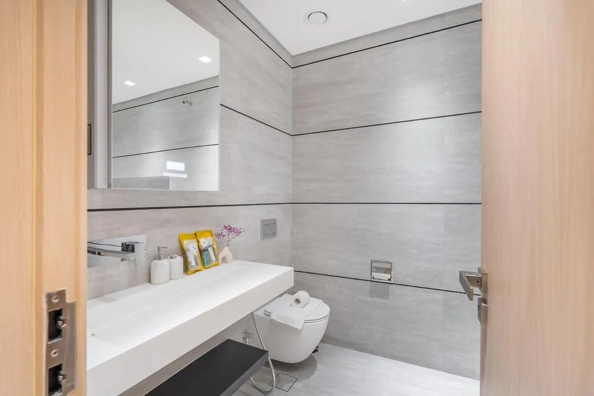 Elegant 1Bhk By Czechin Luxe Stay With Pool And Gym Dubai 0*,  Emirados Árabes Unidos